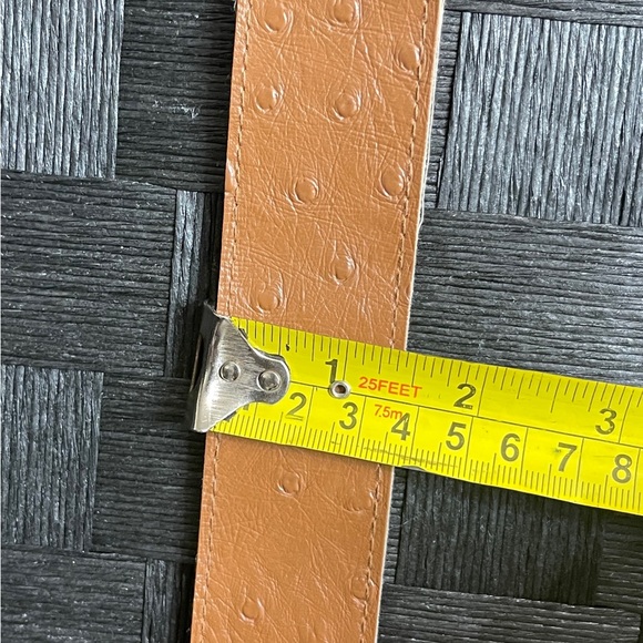 Woman’s Belt - Picture 5 of 5